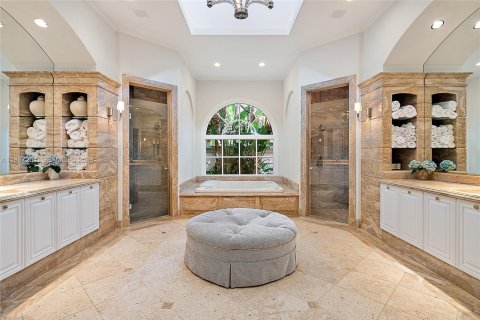 House in Jupiter, Florida 6 bedrooms, 650.41 sq.m. № 2169646 - photo 19
