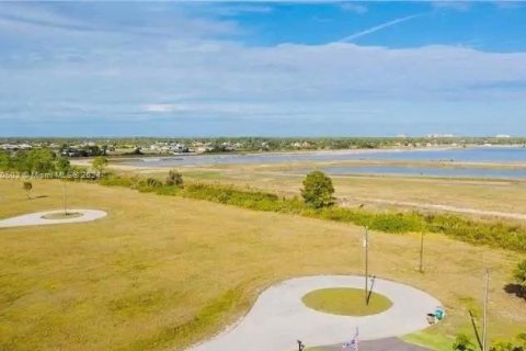 Land in Cape Coral, Florida № 1811097 - photo 4