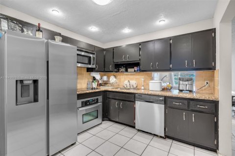Condominio en venta en Miami, Florida, 1 dormitorio, 101.36 m2 № 1840796 - foto 5