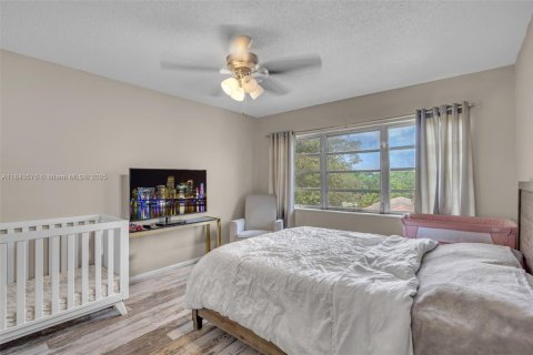 Condominio en venta en Miami, Florida, 1 dormitorio, 101.36 m2 № 1840796 - foto 12