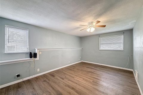 House in New Port Richey, Florida 3 bedrooms, 164.25 sq.m. № 1770041 - photo 30