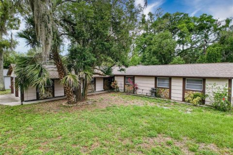 House in New Port Richey, Florida 3 bedrooms, 164.25 sq.m. № 1770041 - photo 3