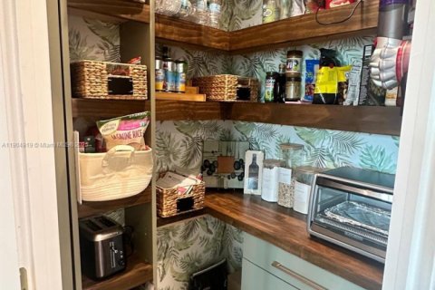 Townhouse in Mangonia Park, Florida 3 bedrooms, 135.08 sq.m. № 1956552 - photo 14