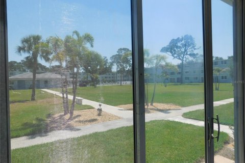 Condominio en venta en Saint Petersburg, Florida, 2 dormitorios, 96.15 m2 № 1722730 - foto 11