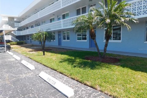 Condominio en venta en Saint Petersburg, Florida, 2 dormitorios, 96.15 m2 № 1722730 - foto 1