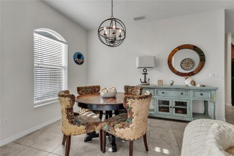 House in Palm Coast, Florida 3 bedrooms, 180.6 sq.m. № 2221913 - photo 3