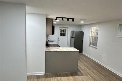 Immobilier commercial à vendre à Tampa, Floride: 4 chambres, 135.27 m2 № 1789917 - photo 9