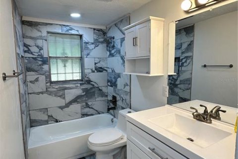 Immobilier commercial à vendre à Tampa, Floride: 4 chambres, 135.27 m2 № 1789917 - photo 10