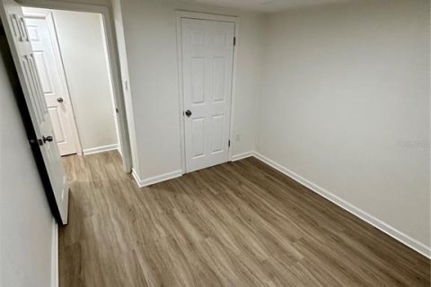 Immobilier commercial à vendre à Tampa, Floride: 4 chambres, 135.27 m2 № 1789917 - photo 13