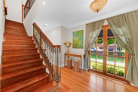 House in Coral Gables, Florida 5 bedrooms, 273.5 sq.m. № 1790199 - photo 17