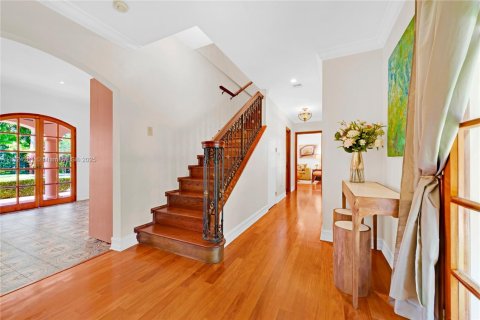 House in Coral Gables, Florida 5 bedrooms, 273.5 sq.m. № 1790199 - photo 18
