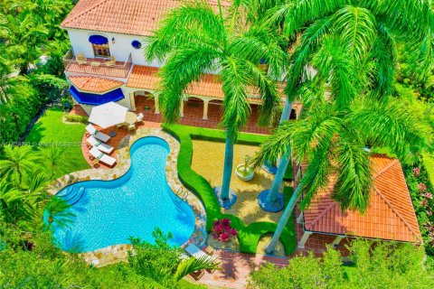 House in Coral Gables, Florida 5 bedrooms, 273.5 sq.m. № 1790199 - photo 15
