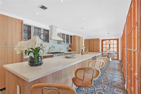 House in Coral Gables, Florida 5 bedrooms, 273.5 sq.m. № 1790199 - photo 24