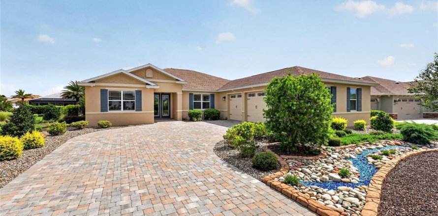 Casa en Ocala, Florida 3 dormitorios, 275.83 m2 № 2349150