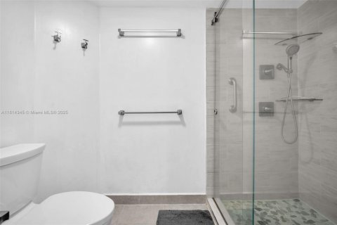 Condo in Pembroke Pines, Florida, 2 bedrooms  № 1797718 - photo 27