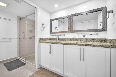Condo in Pembroke Pines, Florida, 2 bedrooms  № 1797718 - photo 26