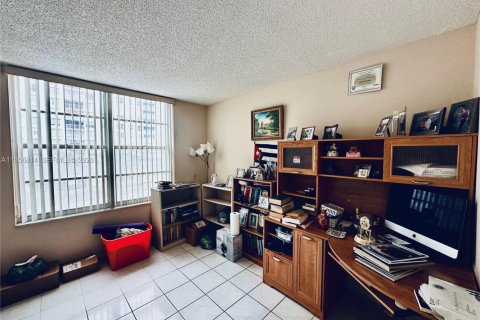 Снять в аренду кондоминиум в Санни-Айлс-Бич, Флорида 2 спальни, 114.46м2, № 2010696 - фото 30