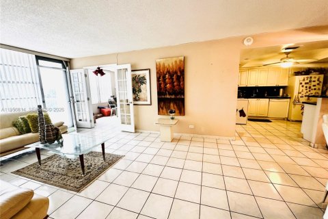 Снять в аренду кондоминиум в Санни-Айлс-Бич, Флорида 2 спальни, 114.46м2, № 2010696 - фото 22