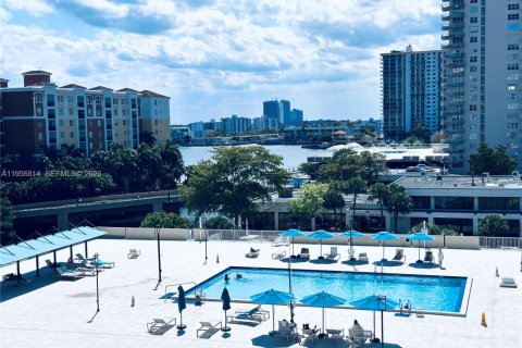 Снять в аренду кондоминиум в Санни-Айлс-Бич, Флорида 2 спальни, 114.46м2, № 2010696 - фото 2