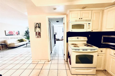 Снять в аренду кондоминиум в Санни-Айлс-Бич, Флорида 2 спальни, 114.46м2, № 2010696 - фото 20