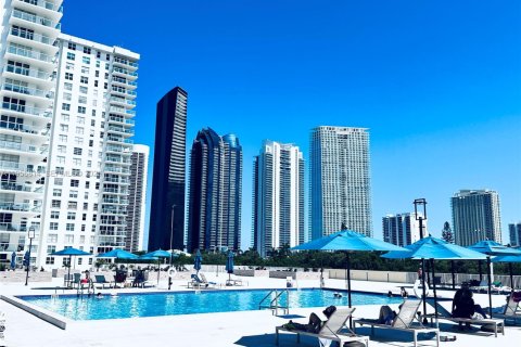 Кондоминиум с 2 спальнями в Санни-Айлс-Бич, Флорида № 2010696