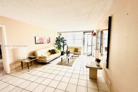 Снять в аренду кондоминиум в Санни-Айлс-Бич, Флорида 2 спальни, 114.46м2, № 2010696 - фото 18