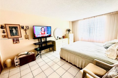 Снять в аренду кондоминиум в Санни-Айлс-Бич, Флорида 2 спальни, 114.46м2, № 2010696 - фото 28