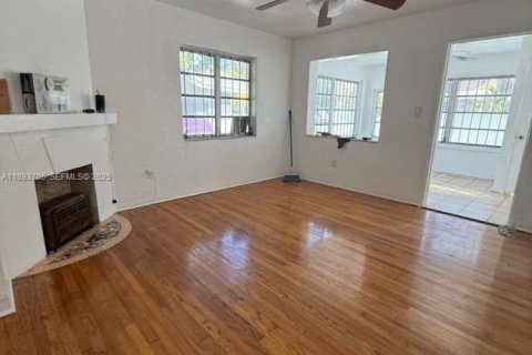 Купить коммерческую недвижимость в Майами, Флорида 167.69м2, № 2034503 - фото 8