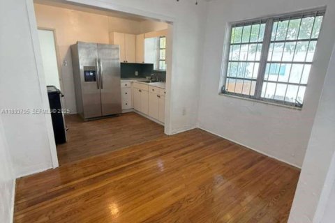 Купить коммерческую недвижимость в Майами, Флорида 167.69м2, № 2034503 - фото 10