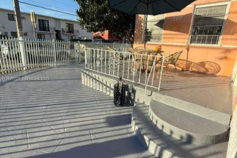 Коммерческая недвижимость в Майами, Флорида 167.69м2 № 2034503