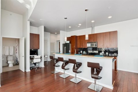 Condo in Orlando, Florida, 2 bedrooms № 2130839 - photo 12
