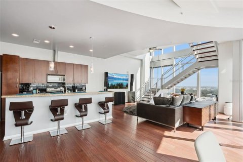 Condo in Orlando, Florida, 2 bedrooms № 2130839 - photo 11