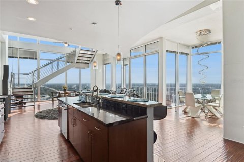 Condo in Orlando, Florida, 2 bedrooms № 2130839 - photo 9
