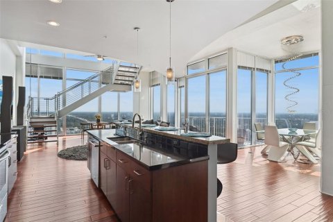 Condo in Orlando, Florida, 2 bedrooms № 2130839 - photo 10