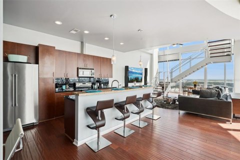 Condo in Orlando, Florida, 2 bedrooms № 2130839 - photo 8