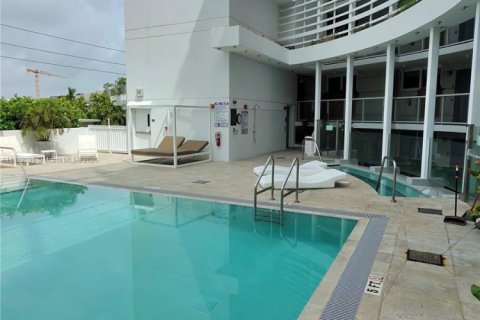 Condo in Bay Harbor Islands, Florida, 2 bedrooms  № 1796322 - photo 15