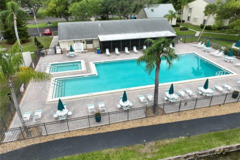 Condo in Tarpon Springs, Florida, 2 bedrooms  № 1799712 - photo 21