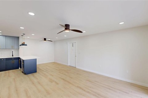 Condo in Tarpon Springs, Florida, 2 bedrooms  № 1799712 - photo 6