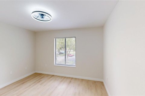 Condo in Tarpon Springs, Florida, 2 bedrooms  № 1799712 - photo 17