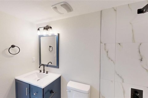 Condo in Tarpon Springs, Florida, 2 bedrooms  № 1799712 - photo 10