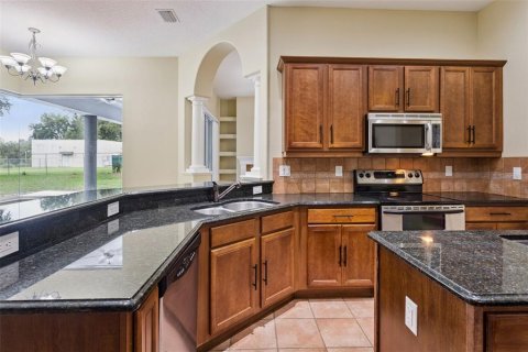 Villa ou maison à vendre à Fruitland Park, Floride: 3 chambres, 274.53 m2 № 2413608 - photo 16