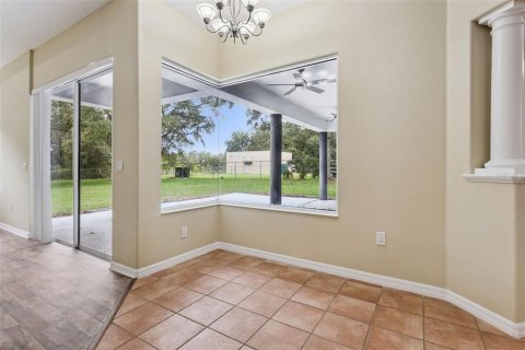 Villa ou maison à vendre à Fruitland Park, Floride: 3 chambres, 274.53 m2 № 2413608 - photo 11