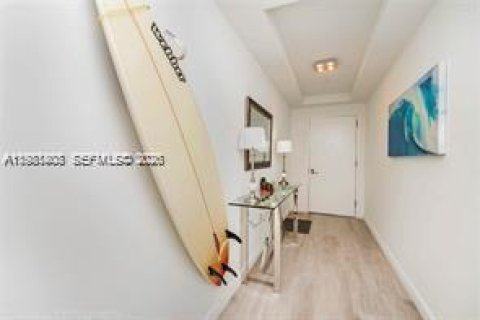 Condo in Miami, Florida, 2 bedrooms  № 2043256 - photo 12