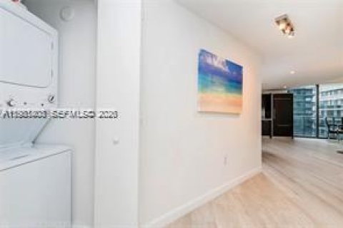 Condo in Miami, Florida, 2 bedrooms  № 2043256 - photo 14