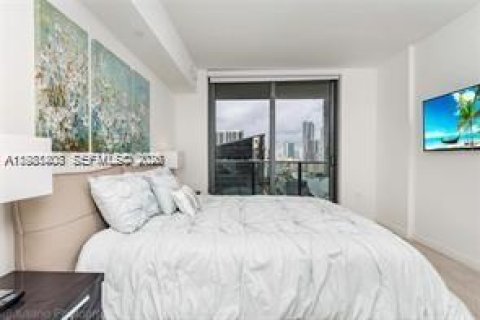 Condo in Miami, Florida, 2 bedrooms  № 2043256 - photo 22