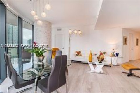 Condo in Miami, Florida, 2 bedrooms  № 2043256 - photo 9