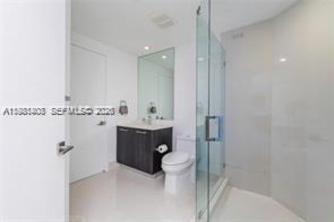 Condo in Miami, Florida, 2 bedrooms  № 2043256 - photo 15