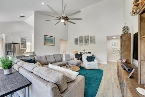 House in Jupiter, Florida 3 bedrooms, 175.49 sq.m. № 2147117 - photo 13