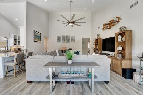 House in Jupiter, Florida 3 bedrooms, 175.49 sq.m. № 2147117 - photo 11