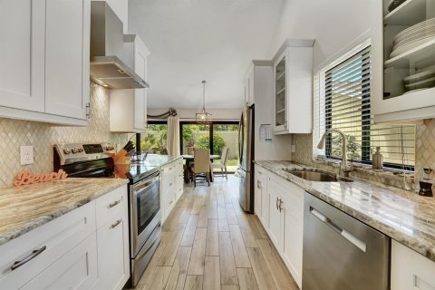 House in Jupiter, Florida 3 bedrooms, 175.49 sq.m. № 2147117 - photo 5